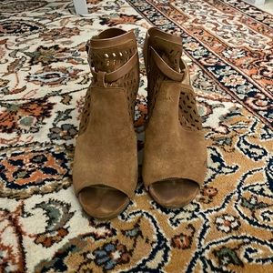 Peep toe heeled boots